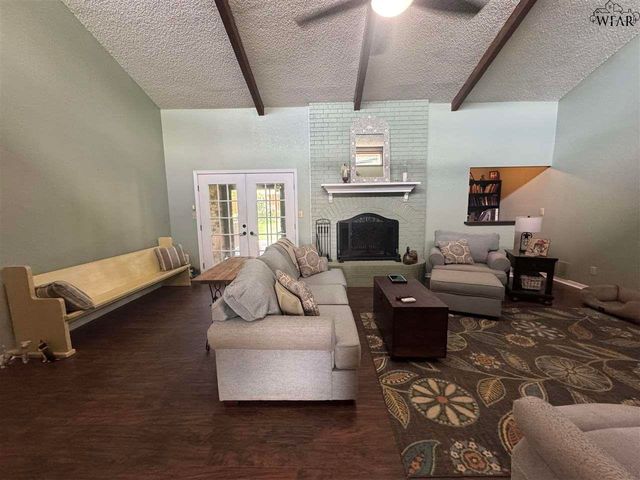 2702 SHEPHERDS GLEN, Wichita Falls, TX 76308