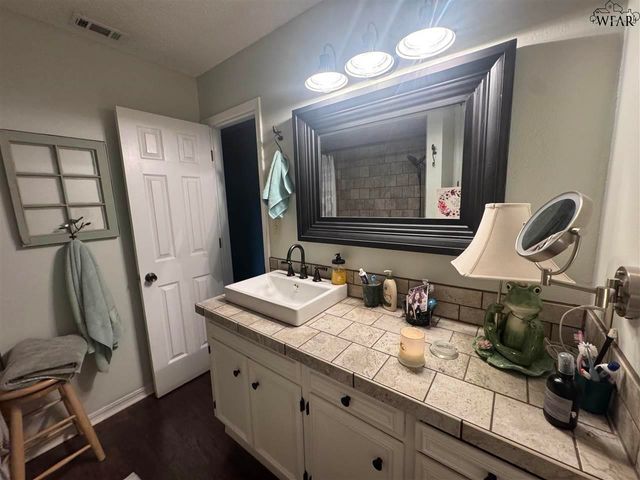 2702 SHEPHERDS GLEN, Wichita Falls, TX 76308