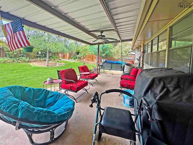 2702 SHEPHERDS GLEN, Wichita Falls, TX 76308