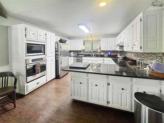 2702 SHEPHERDS GLEN, Wichita Falls, TX 76308