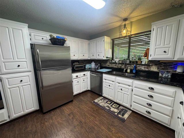 2702 SHEPHERDS GLEN, Wichita Falls, TX 76308