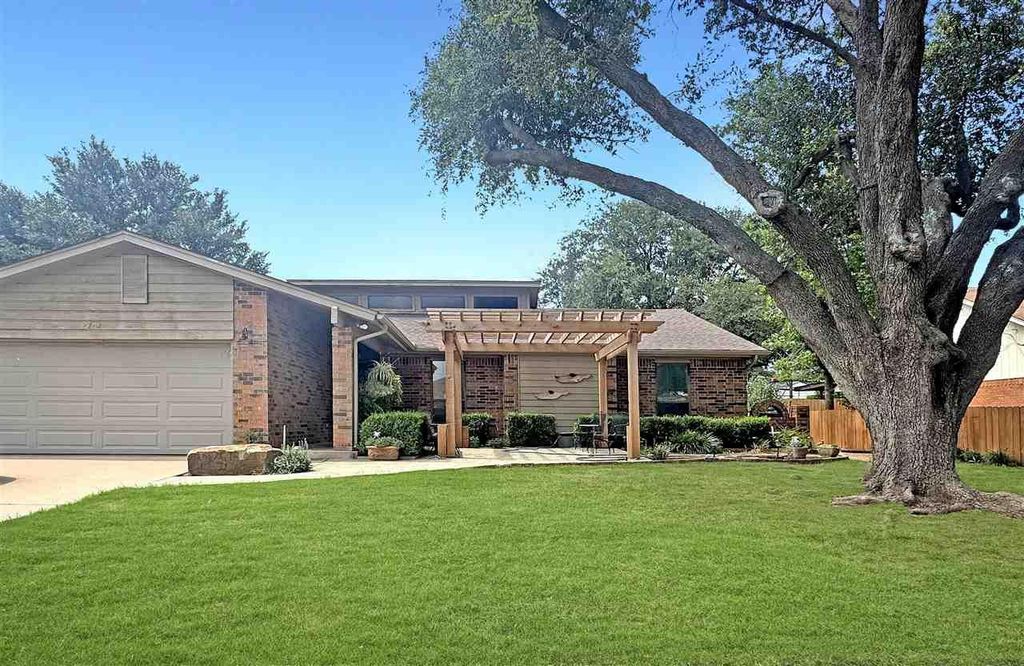 2702 SHEPHERDS GLEN, Wichita Falls, TX 76308