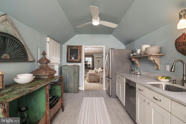 18 W 7TH ST, Barnegat Light, NJ 08006