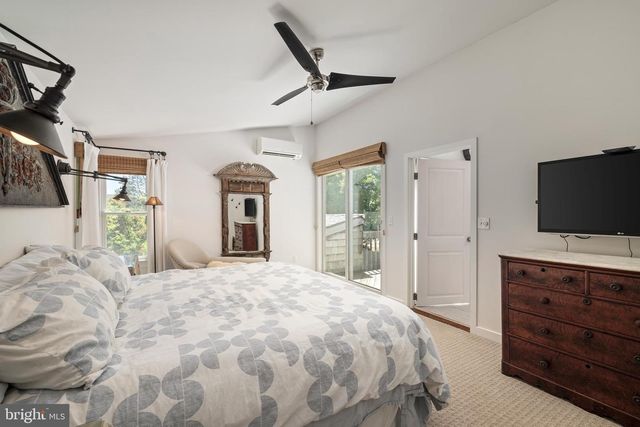 18 W 7TH ST, Barnegat Light, NJ 08006