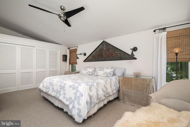 18 W 7TH ST, Barnegat Light, NJ 08006