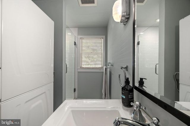 18 W 7TH ST, Barnegat Light, NJ 08006