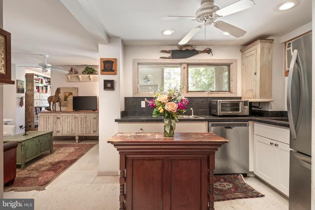 18 W 7TH ST, Barnegat Light, NJ 08006