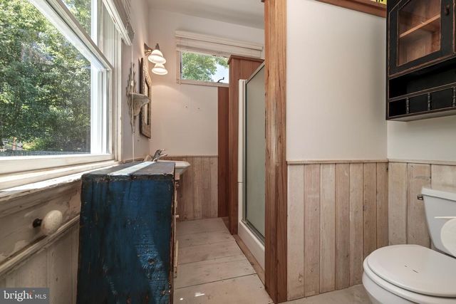 18 W 7TH ST, Barnegat Light, NJ 08006