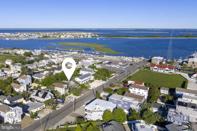 18 W 7TH ST, Barnegat Light, NJ 08006