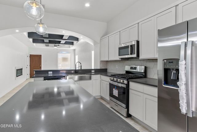 428 Plateau Drive, Socorro, TX 79927