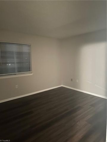 2240 Sunderland Road, Winston-salem, NC 27103