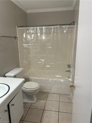 2240 Sunderland Road, Winston-salem, NC 27103