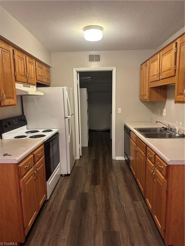 2240 Sunderland Road, Winston-salem, NC 27103