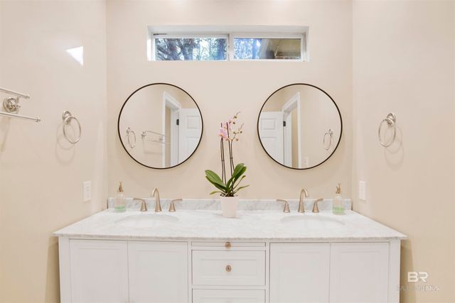 15 Woods Avenue, Fairhope, AL 36532