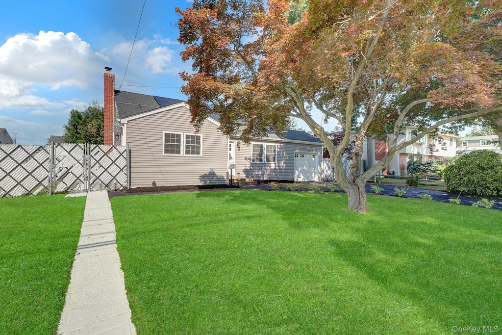 128 W 17th Street, Deer Park, NY 11729 — photo 3