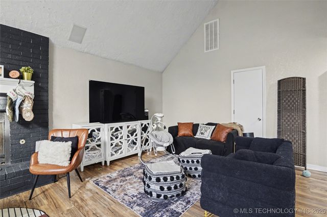 9330 S Oxford Avenue, Tulsa, OK 74137