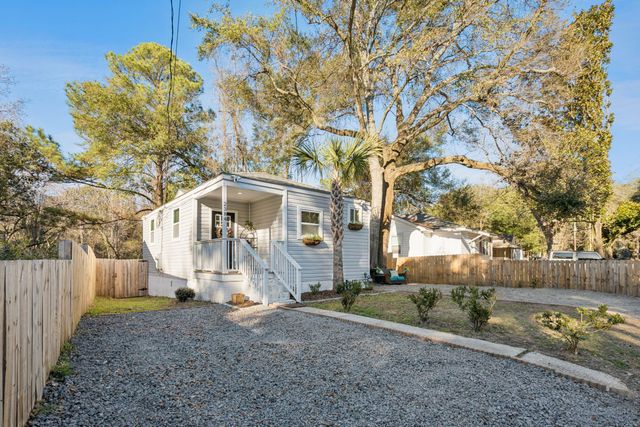 2384 Cambridge Avenue, North Charleston, SC 29405