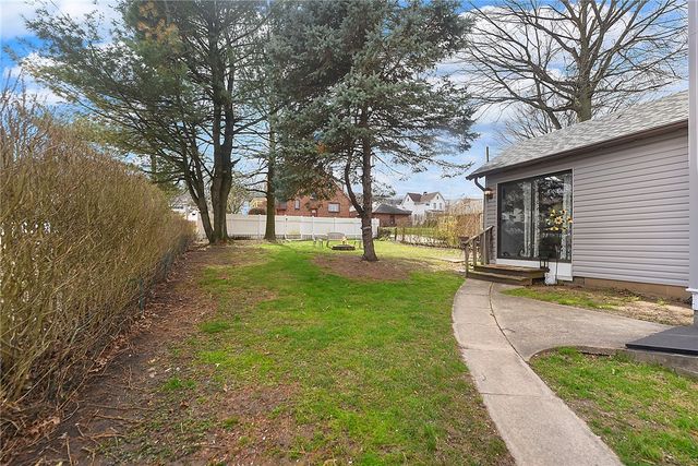 1234 Ridge Ave, Coraopolis, PA 15108
