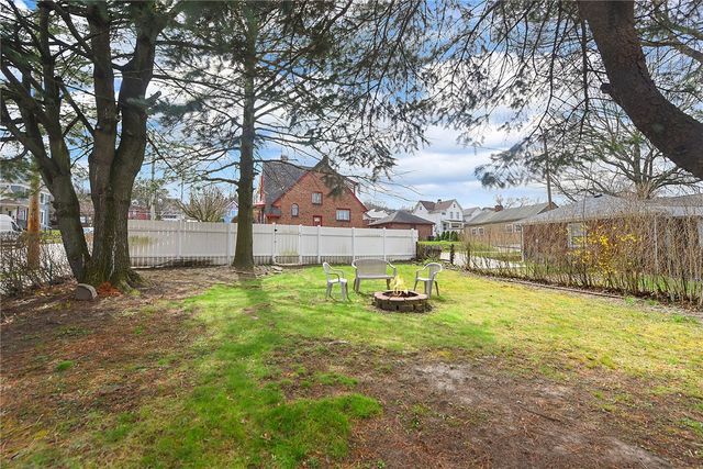 1234 Ridge Ave, Coraopolis, PA 15108