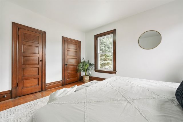 1234 Ridge Ave, Coraopolis, PA 15108