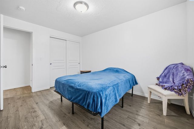 6302 Westport Lane, Pasco, WA 99301