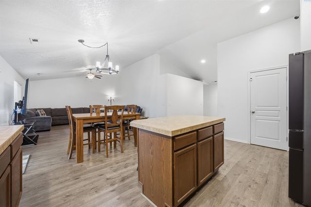 6302 Westport Lane, Pasco, WA 99301