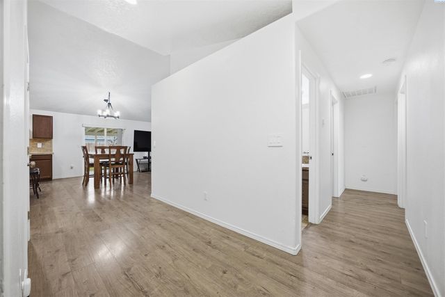 6302 Westport Lane, Pasco, WA 99301