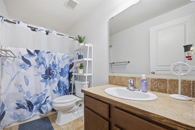 6302 Westport Lane, Pasco, WA 99301