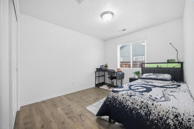 6302 Westport Lane, Pasco, WA 99301