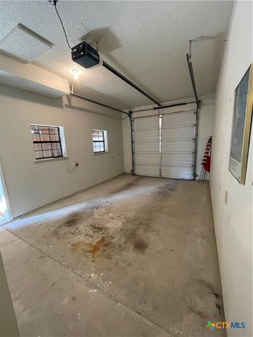 1375 Canyon Trace B, Canyon Lake, TX 78133