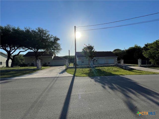 1375 Canyon Trace B, Canyon Lake, TX 78133