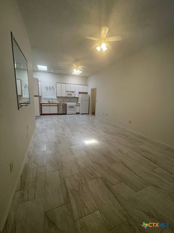 1375 Canyon Trace B, Canyon Lake, TX 78133