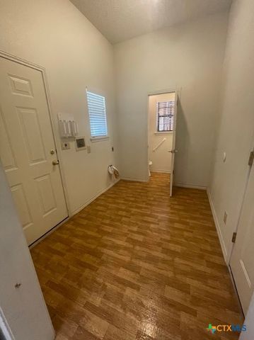 1375 Canyon Trace B, Canyon Lake, TX 78133
