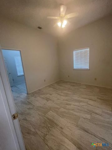 1375 Canyon Trace B, Canyon Lake, TX 78133