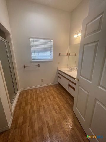1375 Canyon Trace B, Canyon Lake, TX 78133