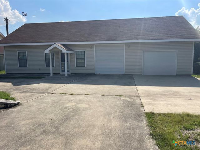 1375 Canyon Trace B, Canyon Lake, TX 78133