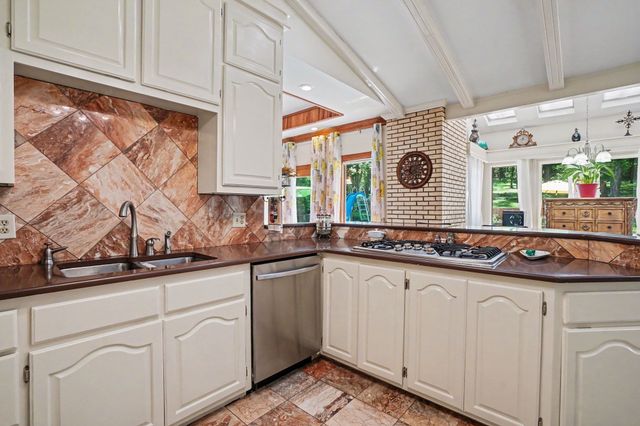320 Shutes Cv, Old Hickory, TN 37138