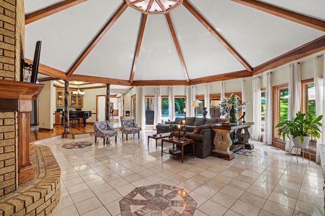 320 Shutes Cv, Old Hickory, TN 37138