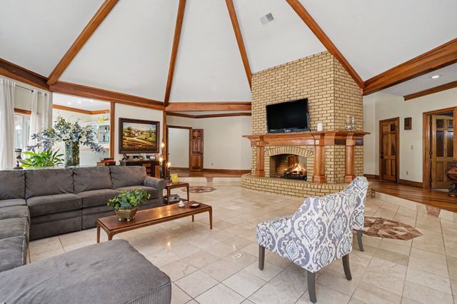 320 Shutes Cv, Old Hickory, TN 37138