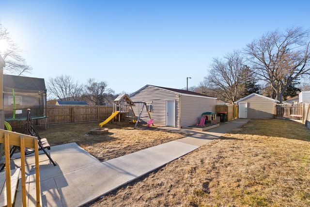 3128 McKinley Avenue, Davenport, IA 52802
