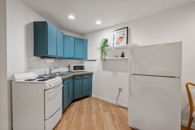 348 Franklin St D, Cambridge, MA 02139