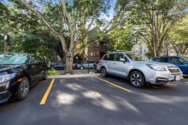 348 Franklin St D, Cambridge, MA 02139