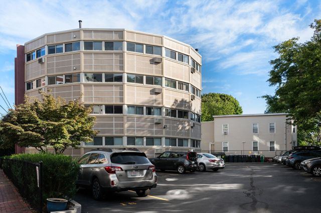 348 Franklin St D, Cambridge, MA 02139