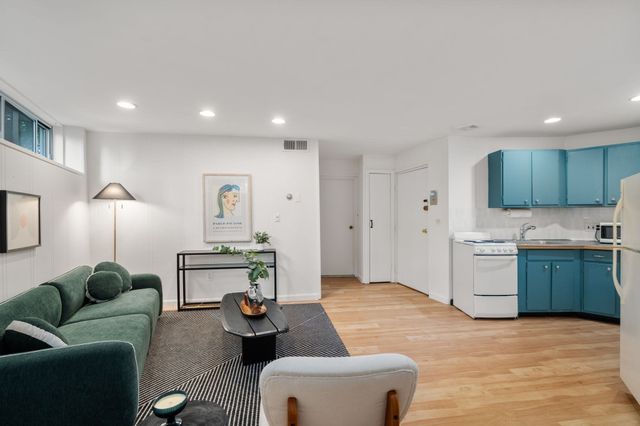 348 Franklin St D, Cambridge, MA 02139