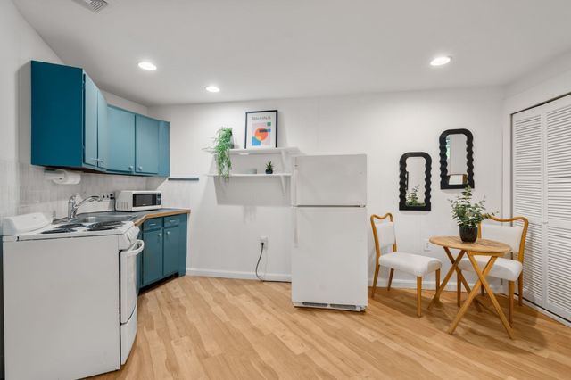348 Franklin St D, Cambridge, MA 02139