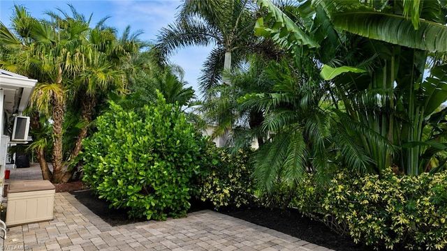 10080 Stonewood DR, Fort Myers, FL 33905