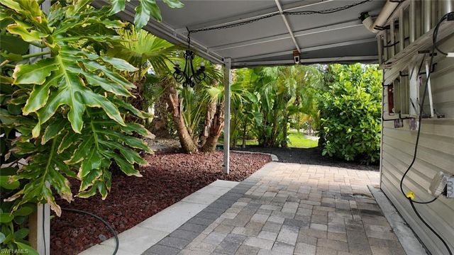 10080 Stonewood DR, Fort Myers, FL 33905