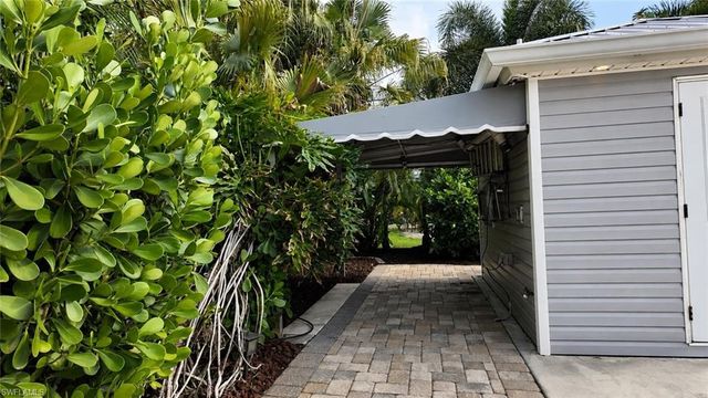 10080 Stonewood DR, Fort Myers, FL 33905