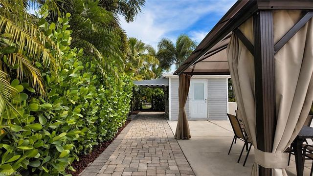 10080 Stonewood DR, Fort Myers, FL 33905