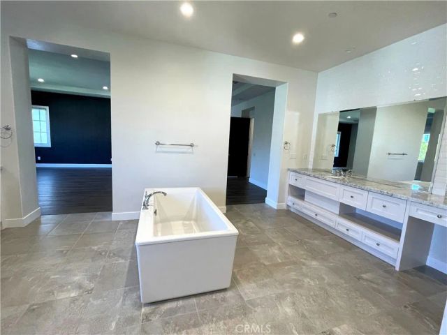 57 Pulsa, Irvine, CA 92618